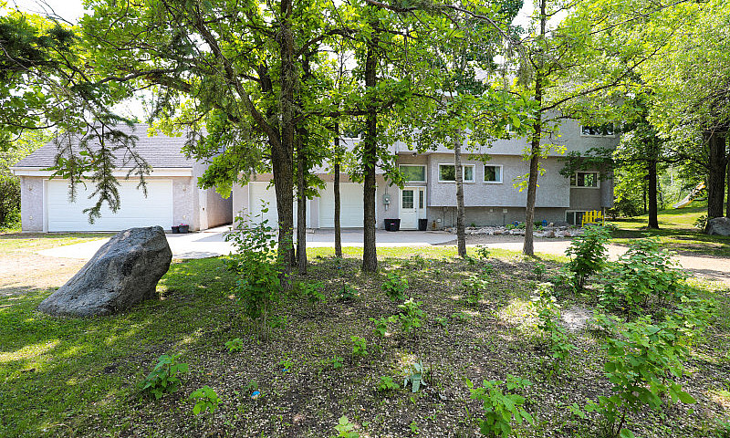 Country Home Close T...