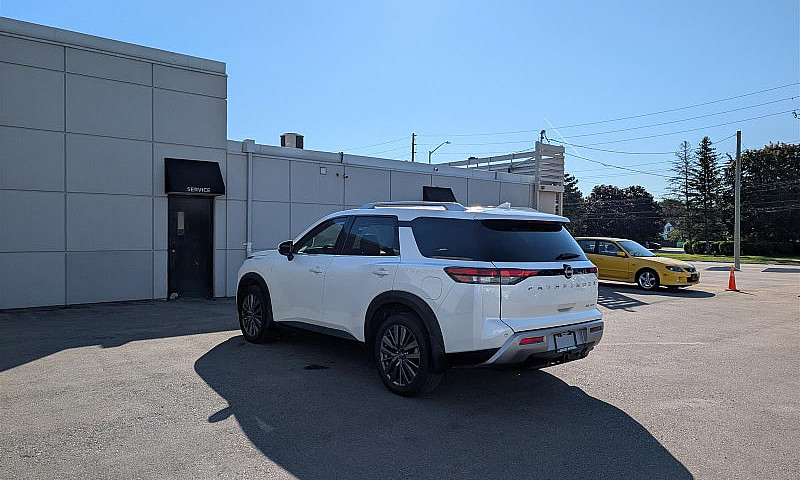 2024 Nissan Pathfind...