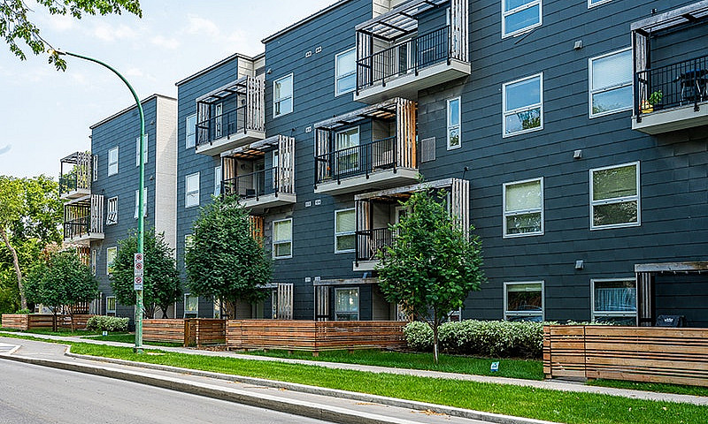 570 Stradbrook - 2 B...