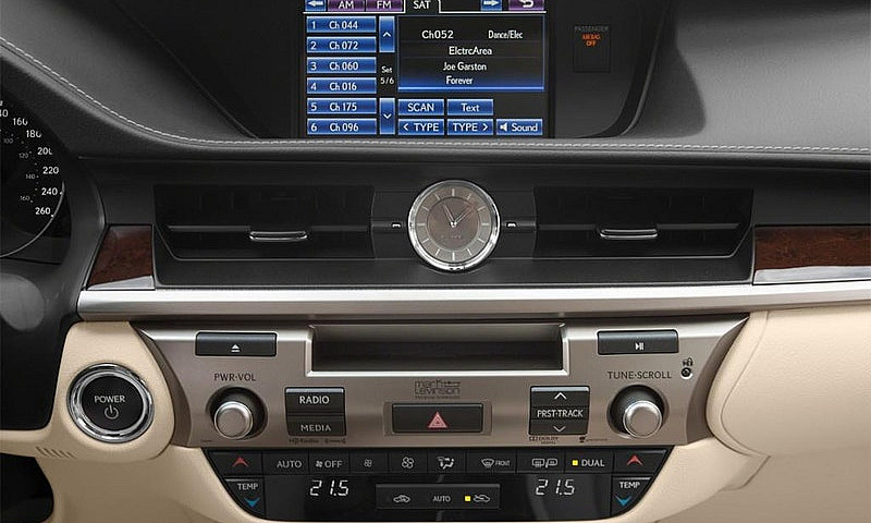 2015 Lexus Es 300H...