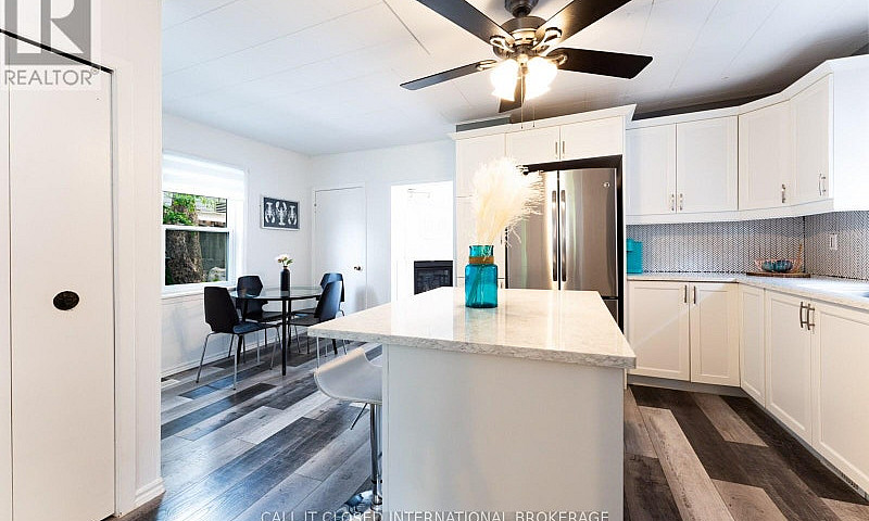 326 Smith Street Cen...