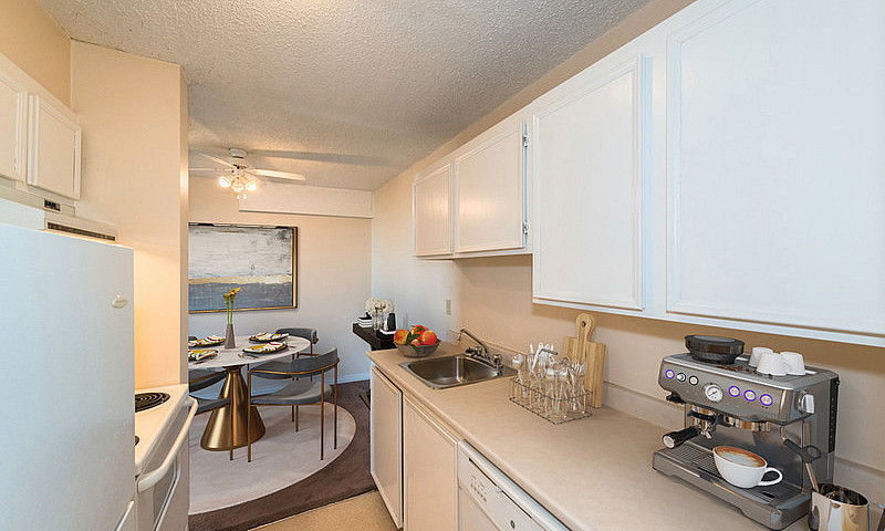 2 Bedroom - 5925 63 ...