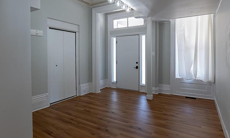 2 Bedroom Apartment ...