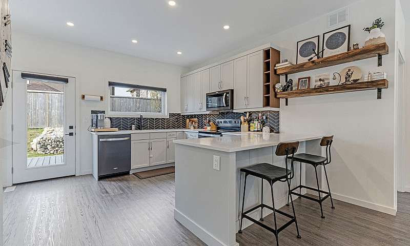 Stunning 3Bdrm Bunga...