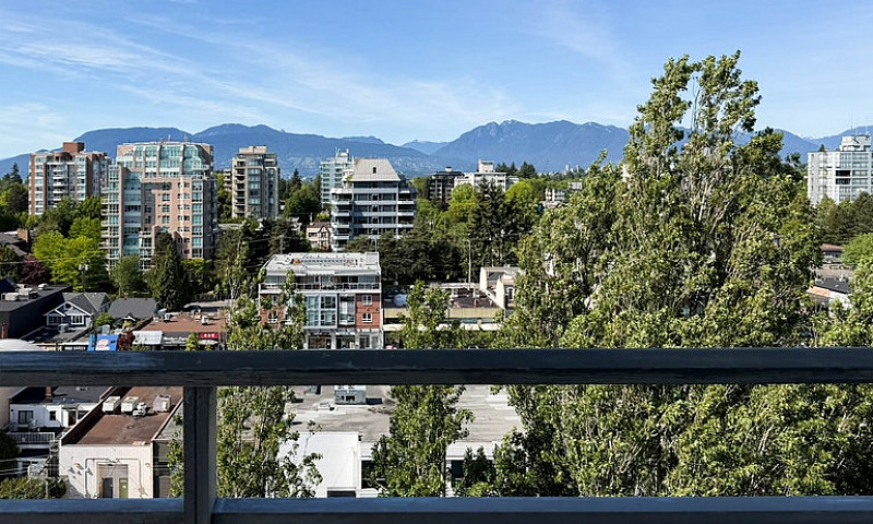 Vancouver Bachelor A...