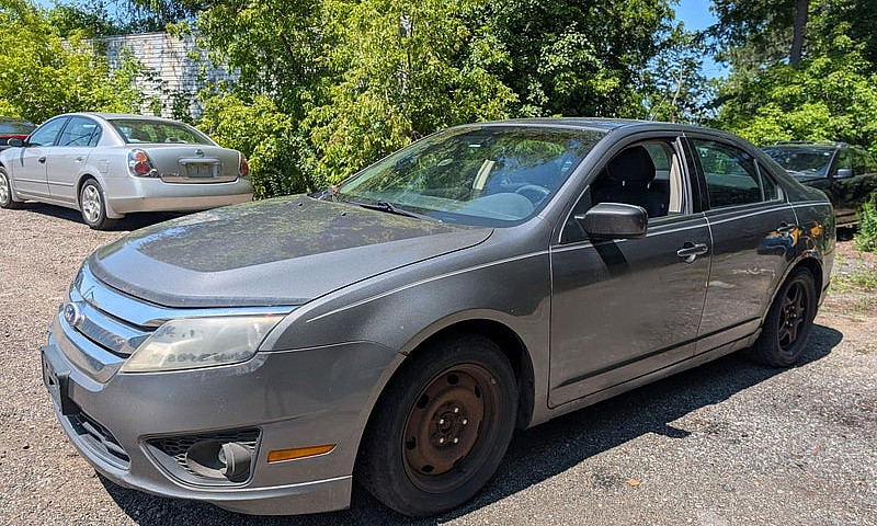 2010 Ford Fusion 4Dr...
