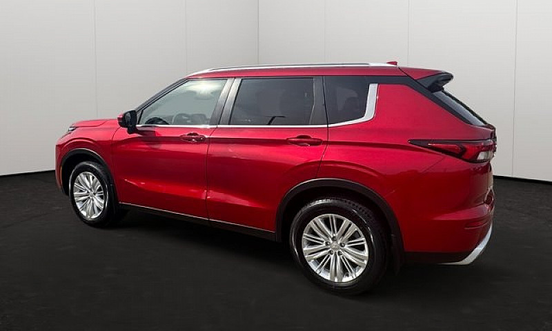 2024 Mitsubishi Outl...