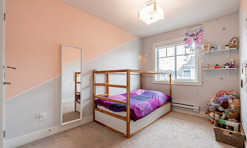 3Bd/3 Full Bath Town...