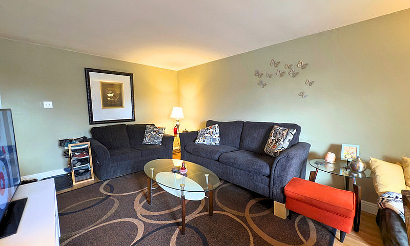 Charming 1Bdrm Condo...