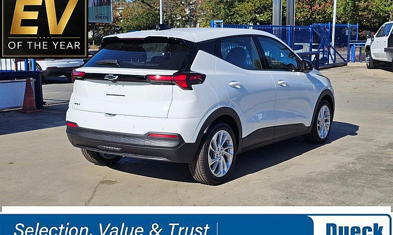2027 Chevrolet Bolt ...