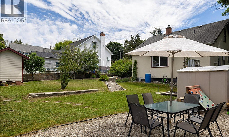 2105 32 Avenue Verno...