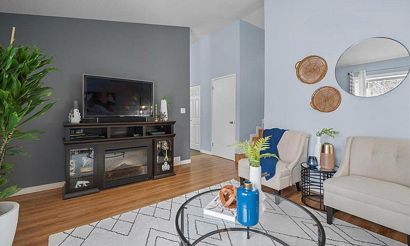 4-Bedroom House In R...