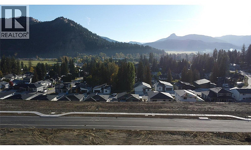2225 Mountain View A...