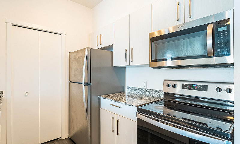 2 Bed 2 Bath Condo D...
