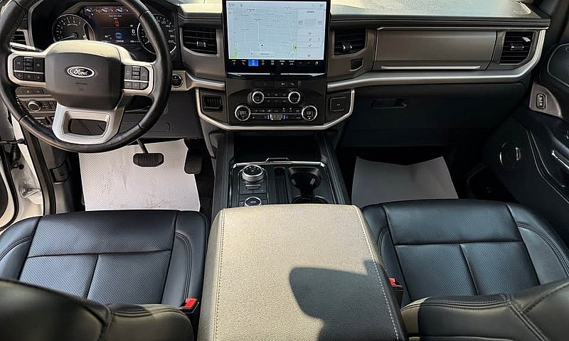 2022 Ford Expedition...