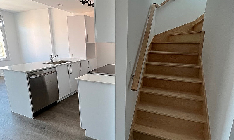 2 Bedrooms Penthouse...