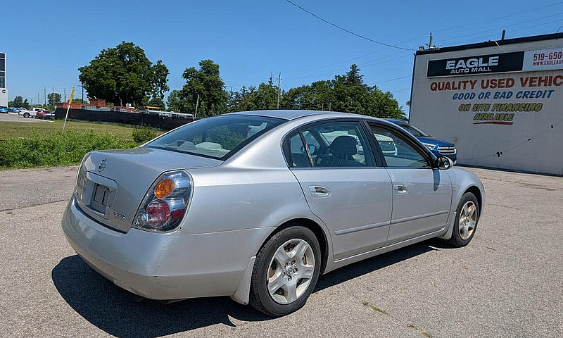 2003 Nissan Altima 4...
