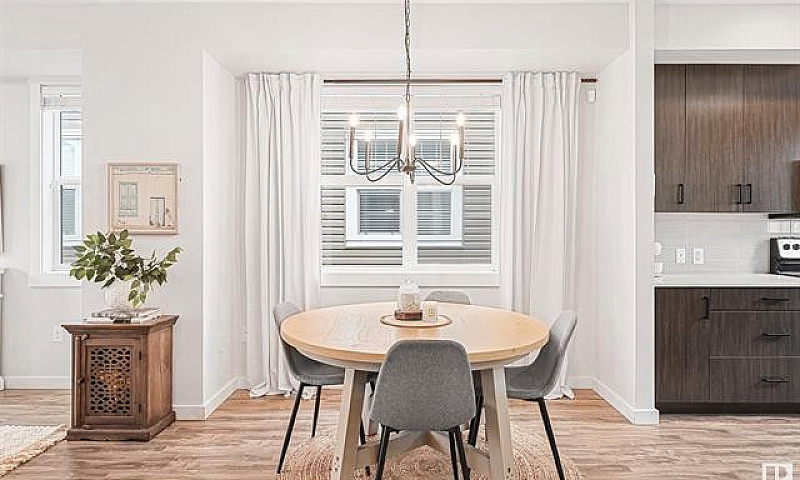 Low Condo Fee With D...