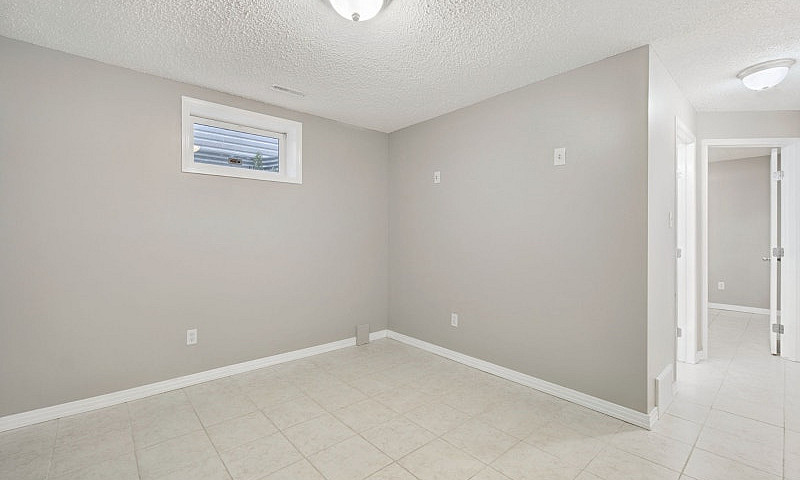 Renovated, Single Ho...