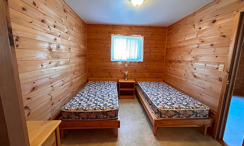 Moore Bay Condo Cabi...