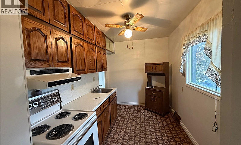 182 Fourth Avenue N ...
