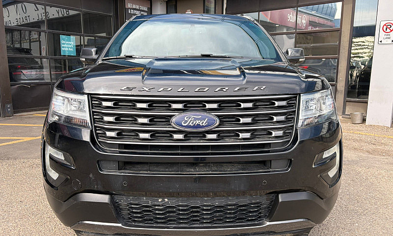 2017 Ford Explorer E...