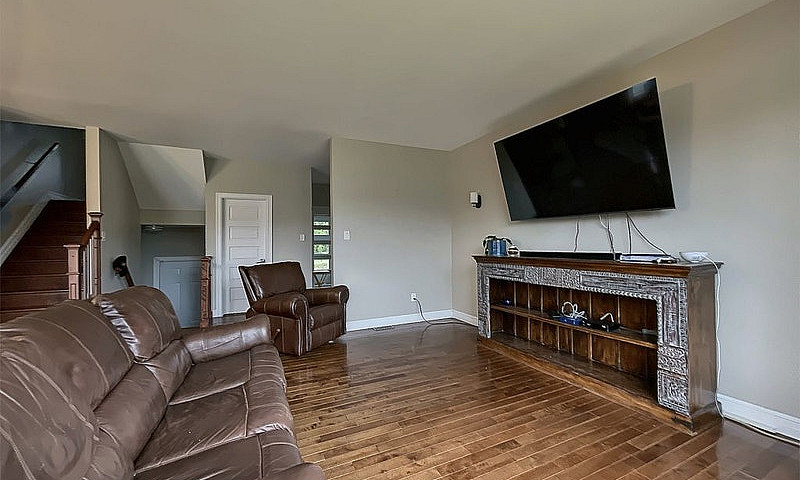 $899,000 - 2 Storey ...