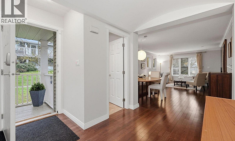 1558 Bowser Avenue N...