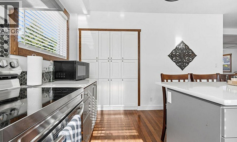 98 2Nd Avenue Nw Nak...