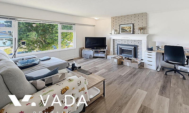 Steveston 3 Br Upper...