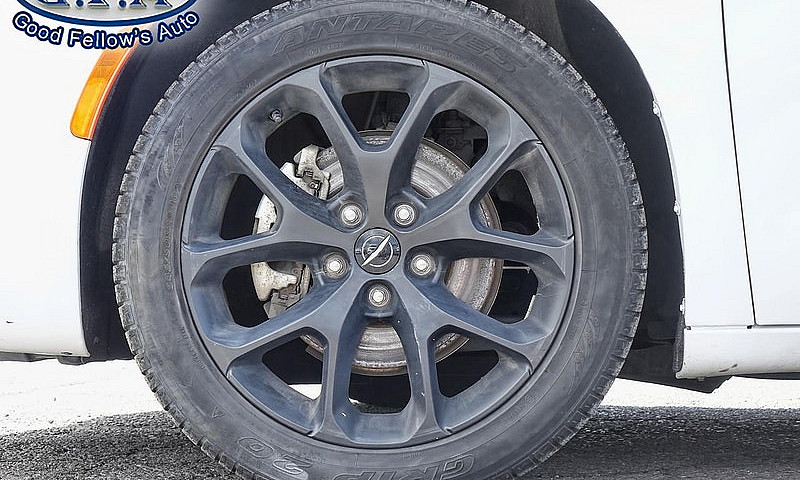 2025 Chrysler Pacifi...