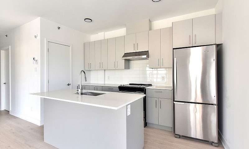 Condo À Louer-4 1/2-...
