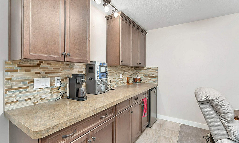 4920 Beardsley Ave.,...