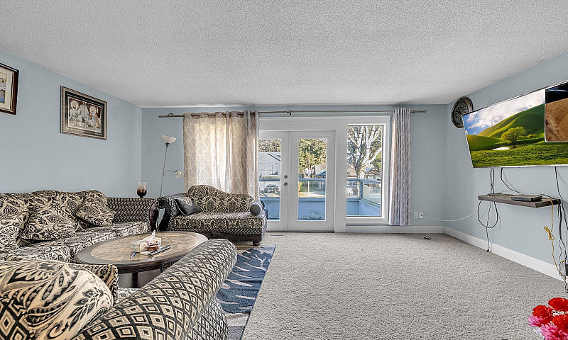 12954 61 Avenue Surr...