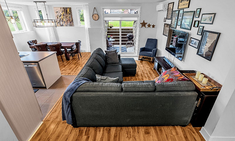 Condo À Vendre À Can...