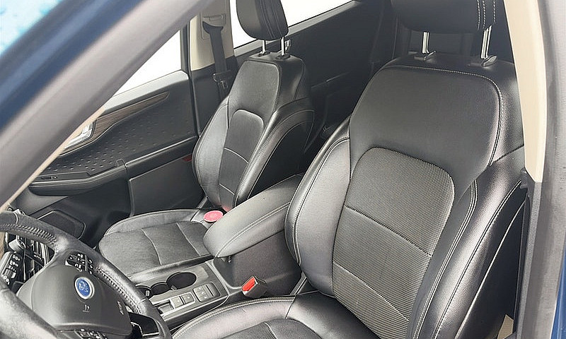2020 Ford Escape Tit...