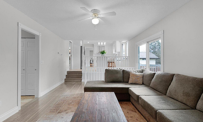 18166 54 Avenue Surr...