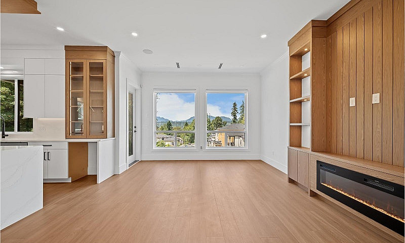 13851 114 Avenue Sur...