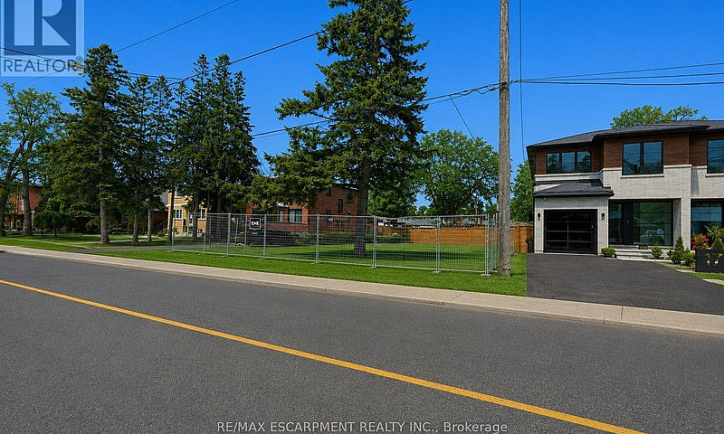 19A Broadview Avenue...