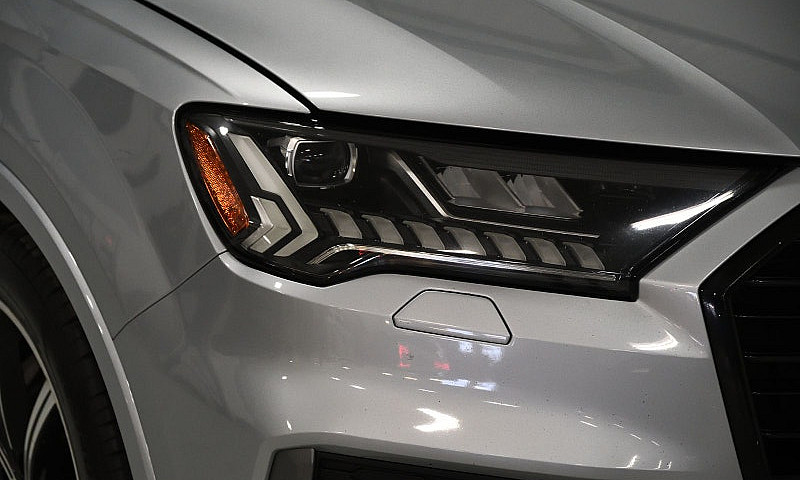 2020 Audi Q7 Technik...