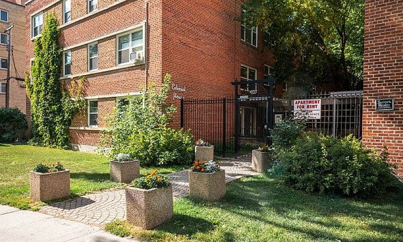 405 Assiniboie Ave- ...