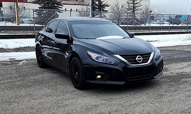 2017 Nissan Altima...
