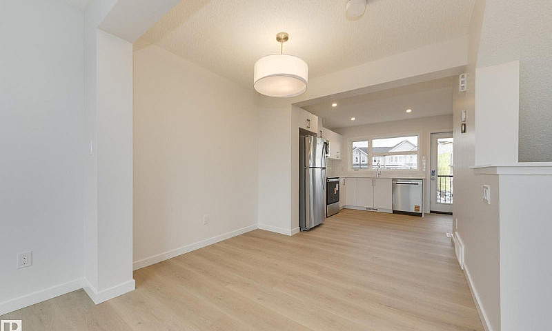 17226 4 St Nw Edmont...