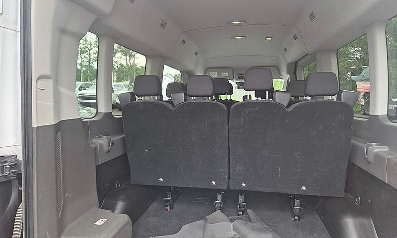 2025 Ford Transit-35...