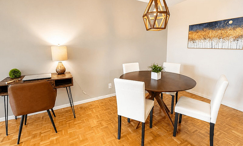 Apartment For Rent: ...