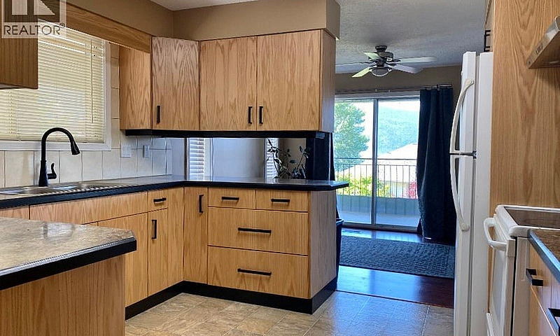 7437 Valley Heights ...