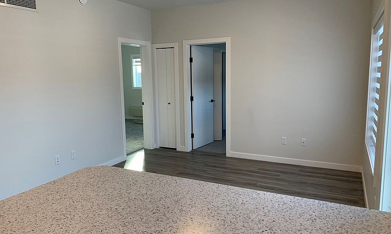 4506 47A Ave - 303 A...