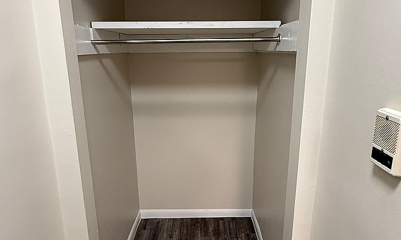 545 Young St - 1 Br ...