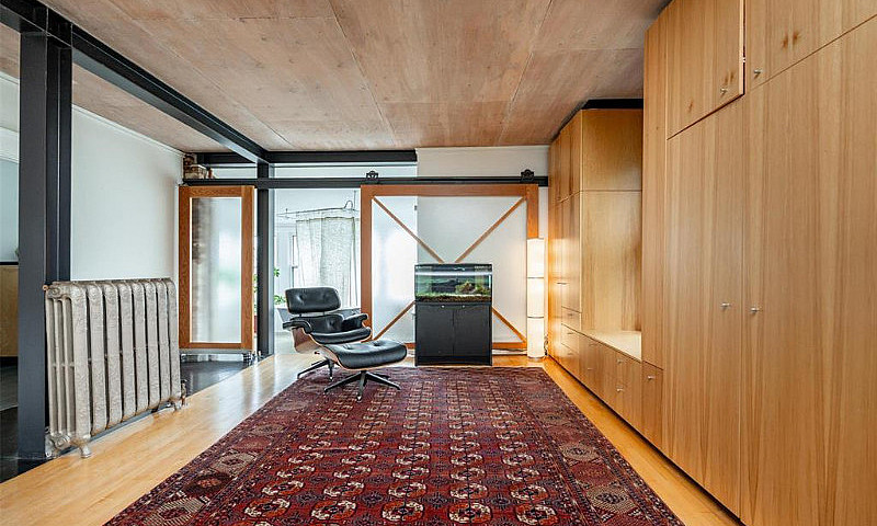 4-Bedroom House In W...