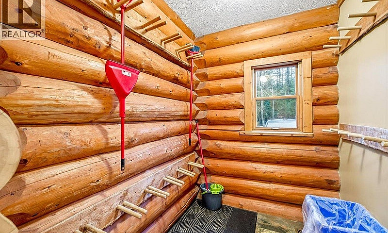 4580 Timberline Cres...